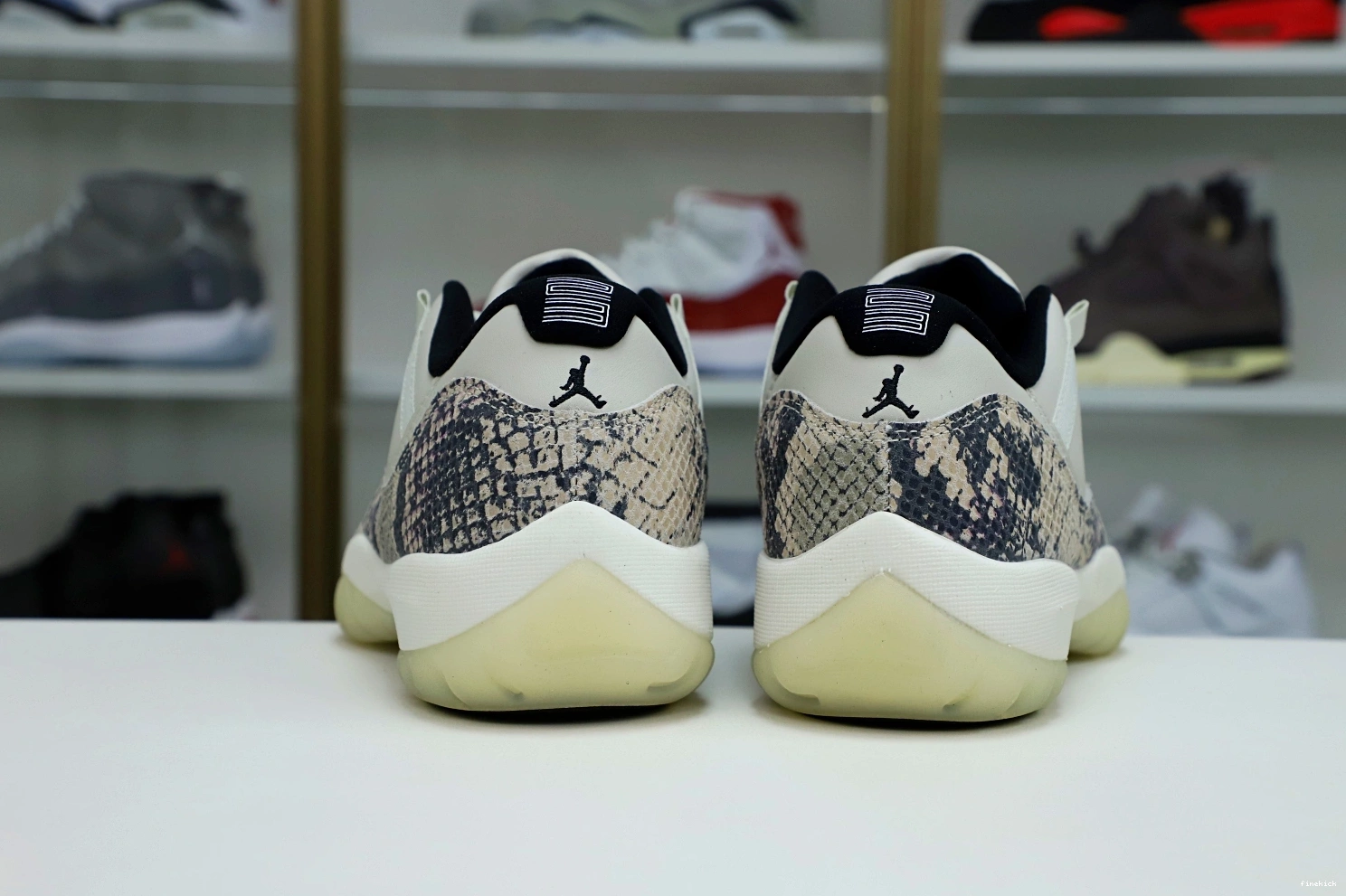 BONE 11 JORDAN LIGHT SNAKESKIN AIR LOW 1012